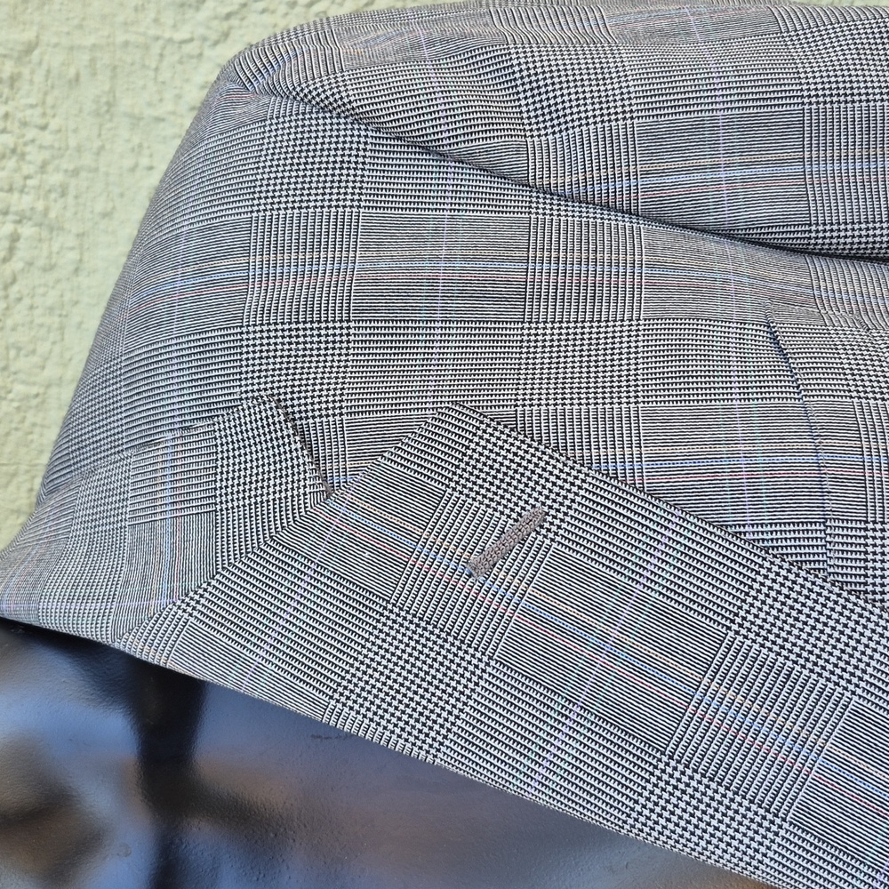 Hart Schaffner & Marx (USA) Men's Ultra-Light Grey Plaid Wool Blazer